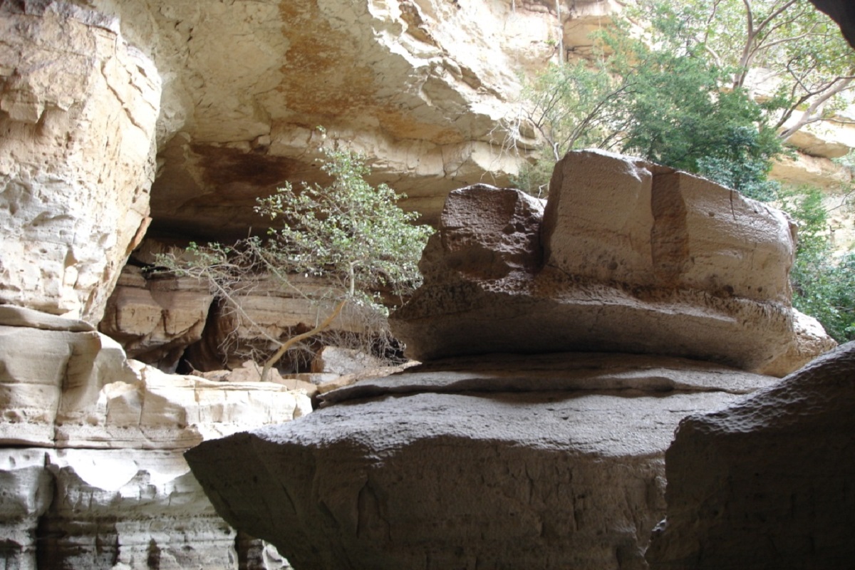 Sof Omar cave